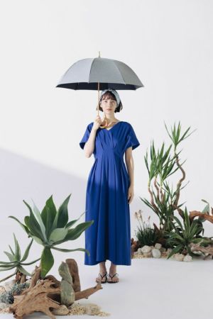 untule アントゥーレ の日傘 中古品 完全遮光日傘 untule アントゥーレ USED美品 Lサイズ 無地